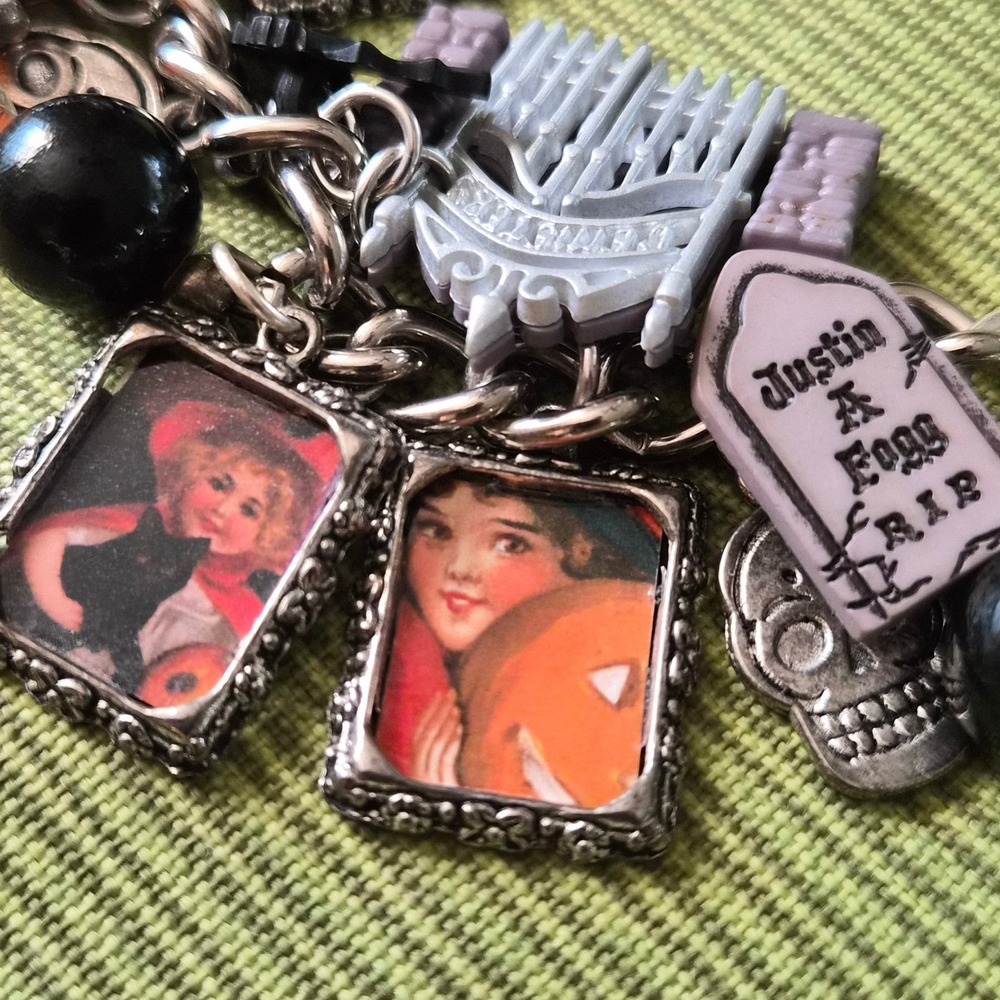 Halloween Charm Bracelet Vintage Style Spooky Skeleton Gravestone Gothic Jewelry - Picture 5 of 8